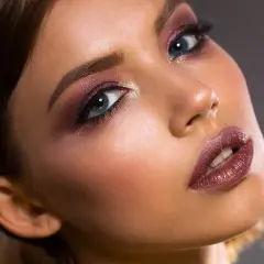 Jak osiągnąć makijaż rozświetlający makijaż glow bez wysiłku