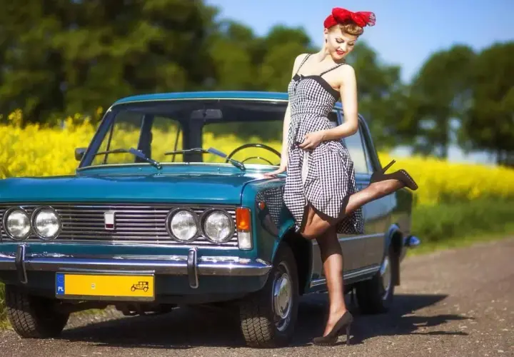 Fryzury lata 50 jak zrobić: proste sposoby na wyjątkowy styl retro
