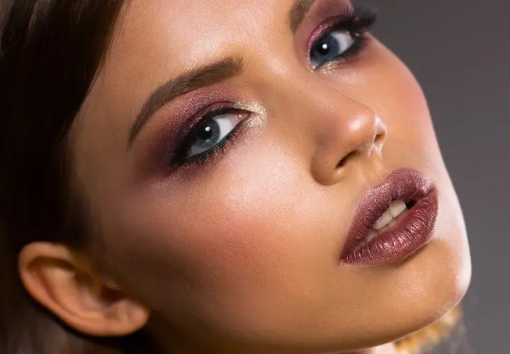 Jak osiągnąć makijaż rozświetlający makijaż glow bez wysiłku