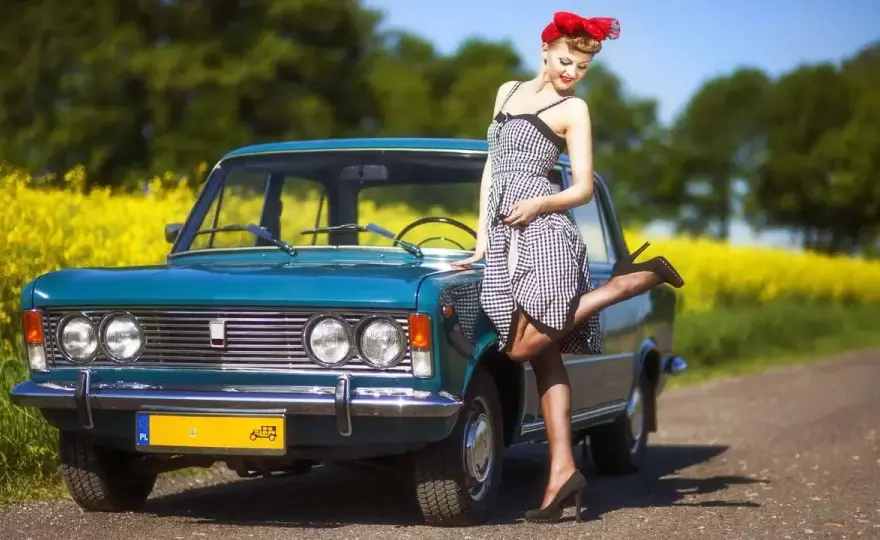 Fryzury lata 50 jak zrobić: proste sposoby na wyjątkowy styl retro